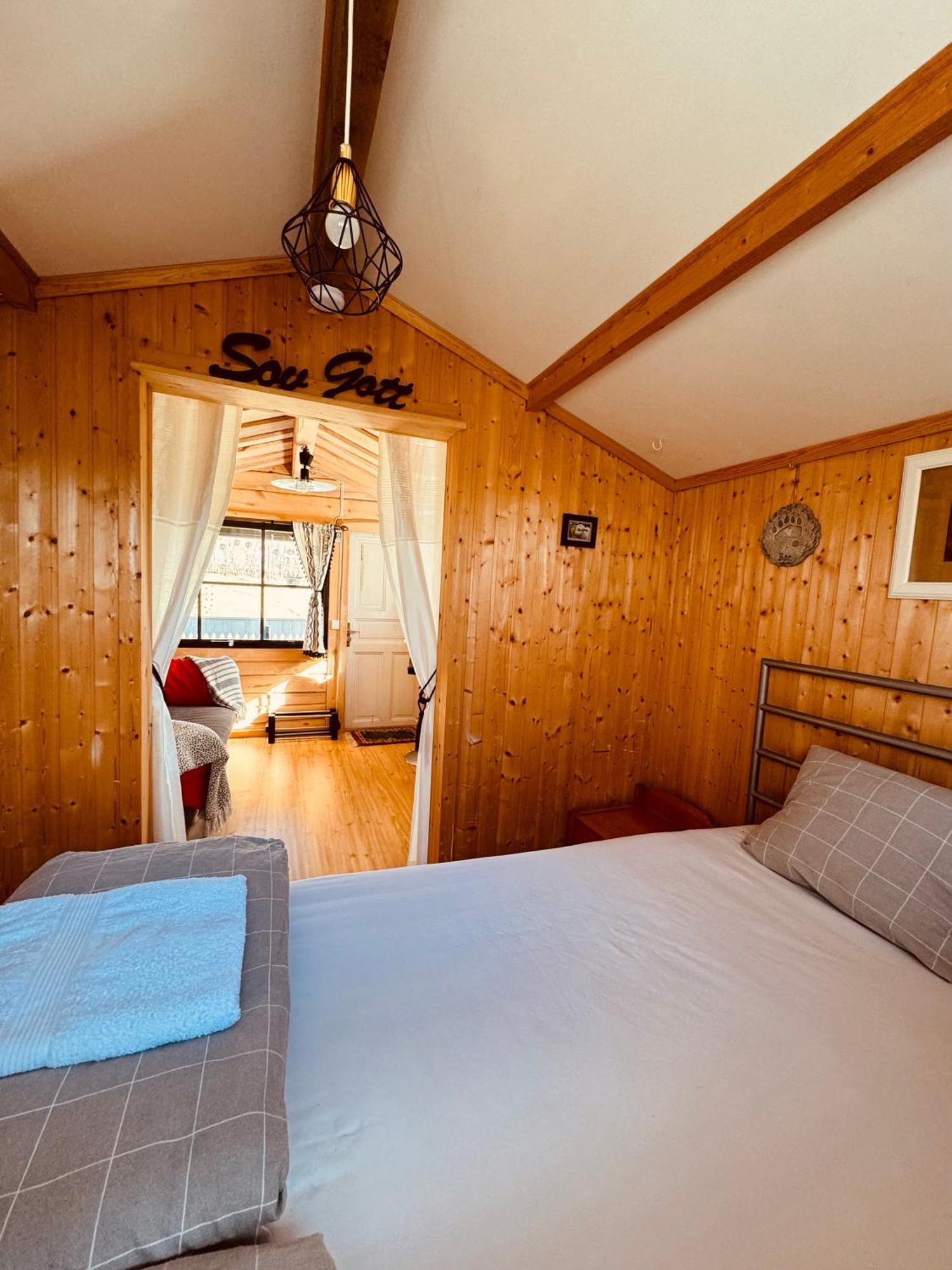 The Hideout Log Cabin- 2km To Klaraelvsbanan And Swimming Area *