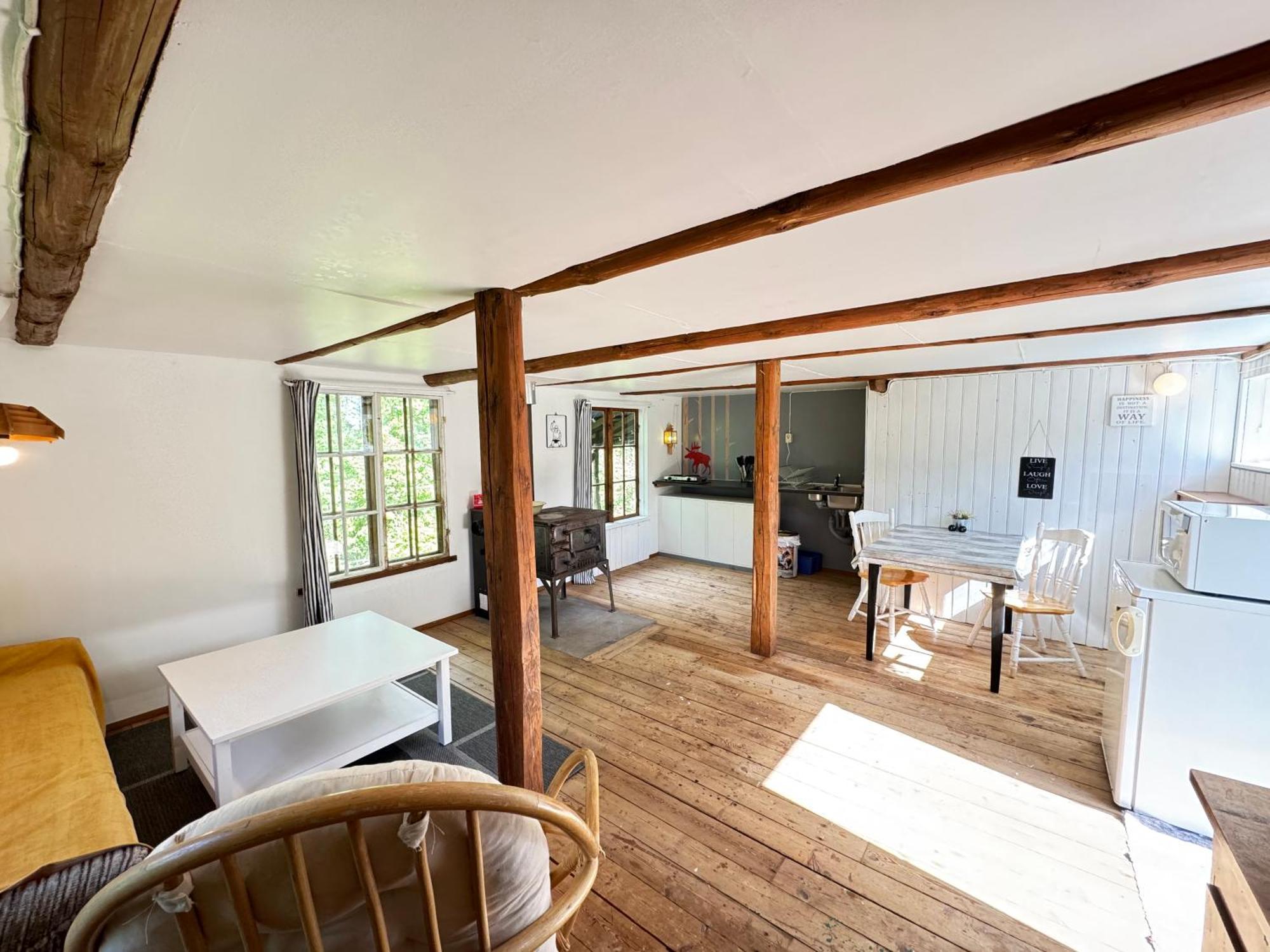 The Hideout Log Cabin- 2km To Klaraelvsbanan And Swimming Area Holiday home Munkfors